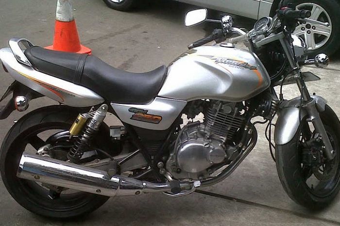 Jual Motor  Suzuki  Thunder  250  hobbiesxstyle