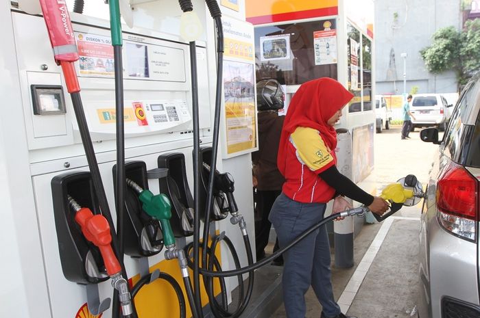 Harga Bensin Shell dan Total Turun Banyak, Pertamina Kapan Nih