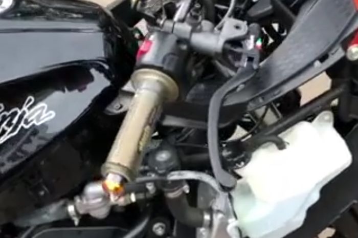 Duit Sudah Keluar Banyak Tampang Modifikasi Kawasaki Ninja 250 Ini