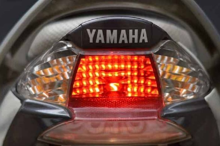 Pengendara Motor  Wajib Tahu Lampu  Rem Nyala  Terus  