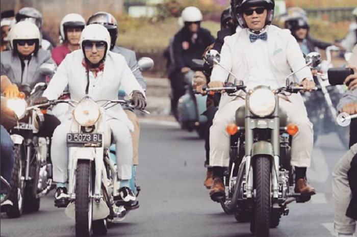 Gagah, Ridwan Kamil Riding Pakai Royal Enfield, Ditemani 