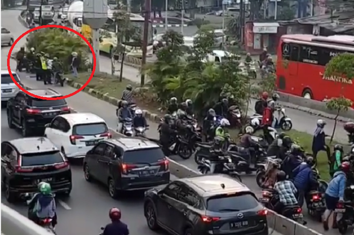  Motor  Masuk Jalur  Transjakarta Polisi Sebut Alasan yang 