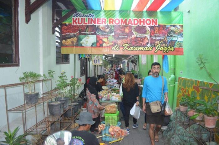 Kampung Ramadhan Kauman Yogyakarta, Berburu Jajanan Jogja Hanya Ada di